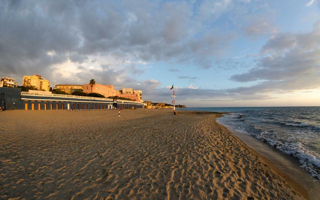 Vacationers Refuge Panzió Anzio Kültér fotó